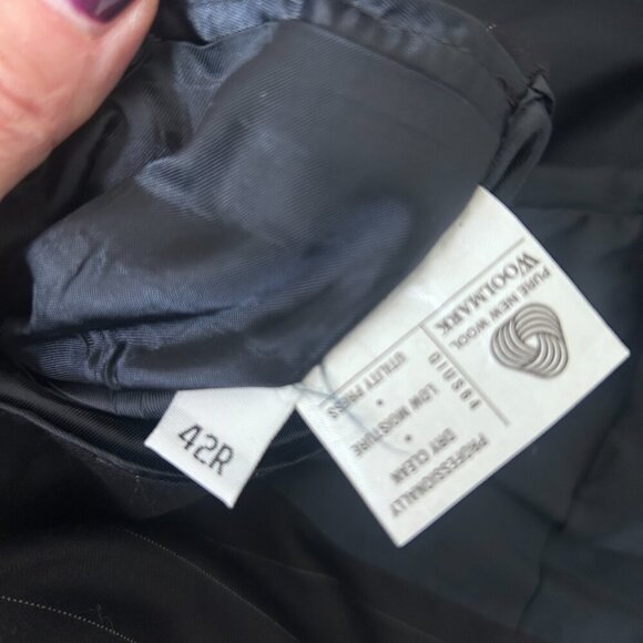 Hart Schaffner Marx Gold Trumpeter Dark Navy Pinstripe Wool Suit Size 42 R - Picture 3 of 12
